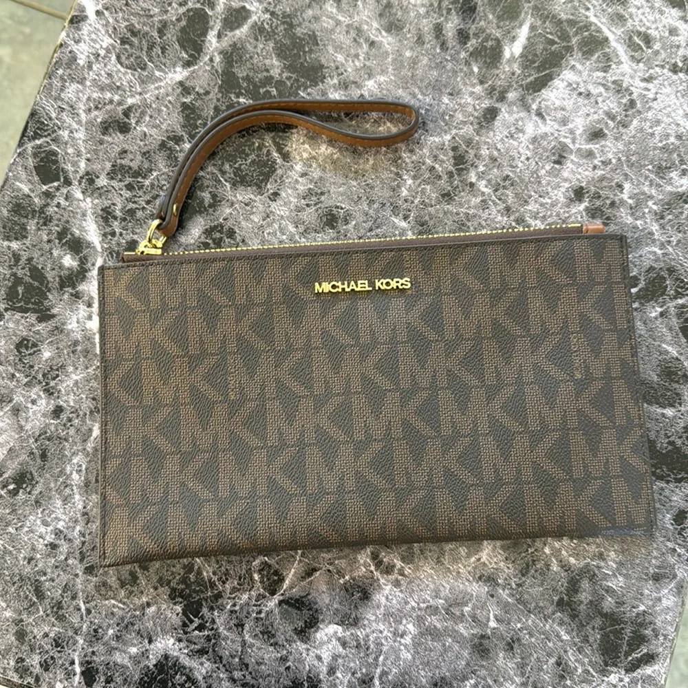 Michael Kors brown and black wristlet wallet - Picture 1 of 3